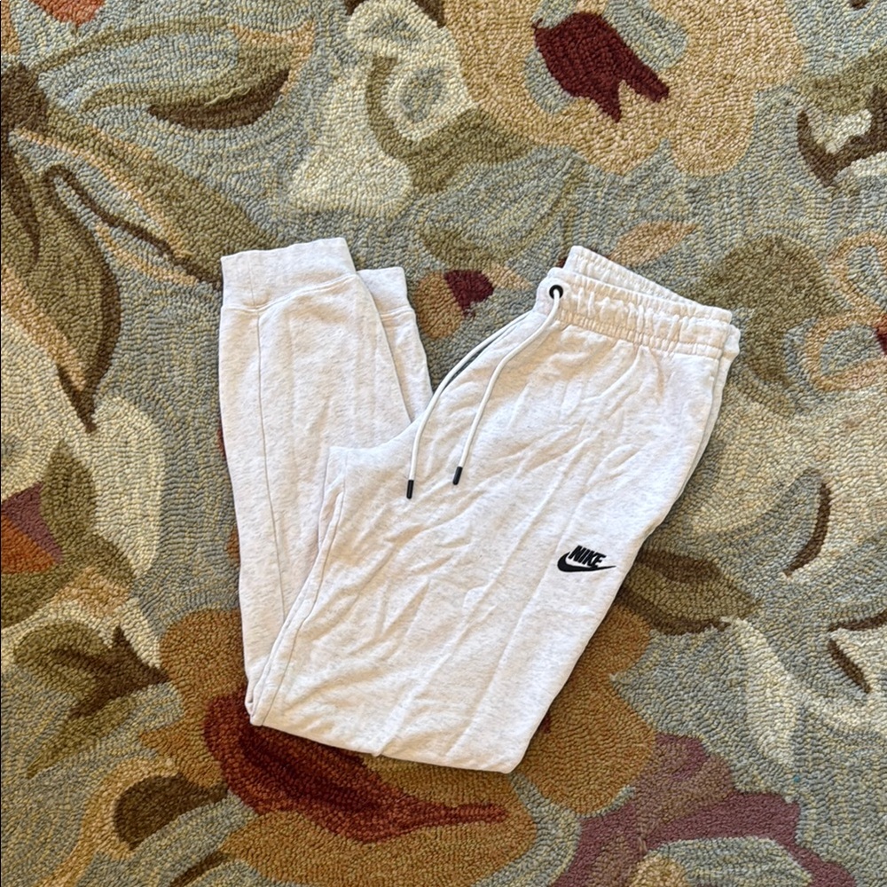 Nike Gray/white Sweatpants Soft Athletic Fit